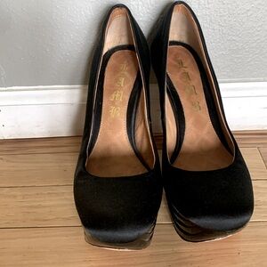 LAMB Pre-loved black satin platform pumps 6 1/2 M